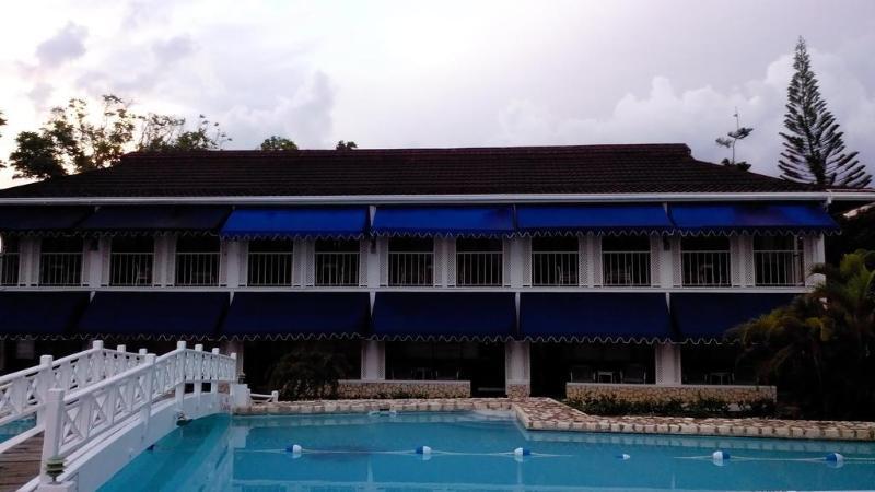 Hibiscus Lodge Hotel Ocho Rios Exterior photo